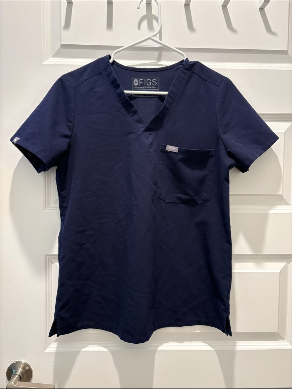 Figs Women's Short-Sleeve V-Neck Top in Navy